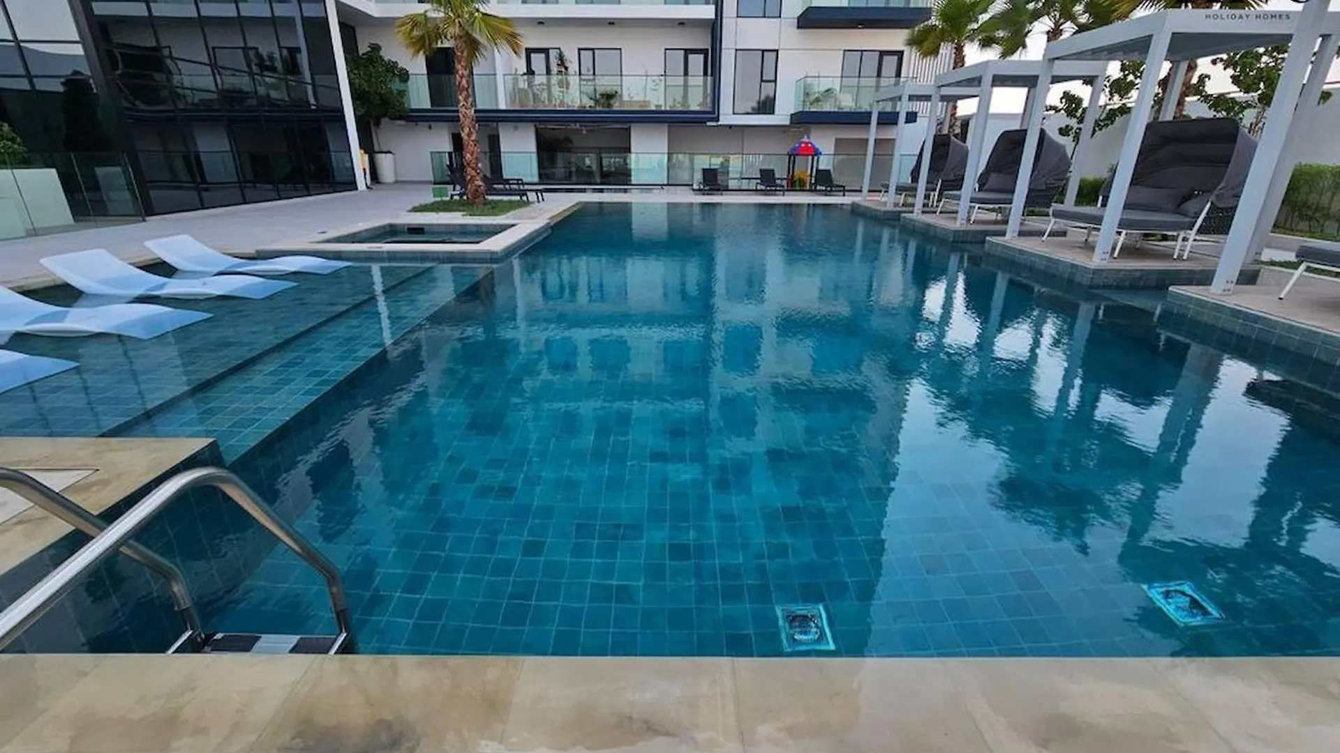 7 By Aurora 211 Apartment Dubai