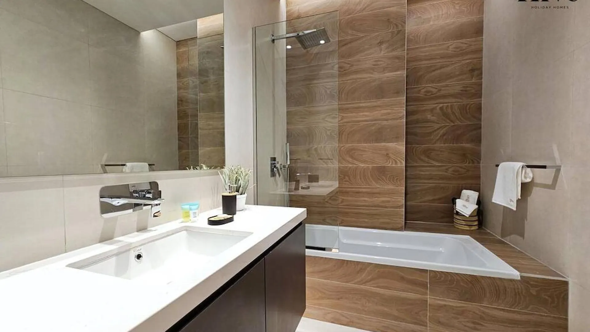 7 By Aurora 211 Apartment Dubai